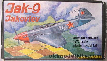 Unknown 1/72 Yak-9 plastic model kit